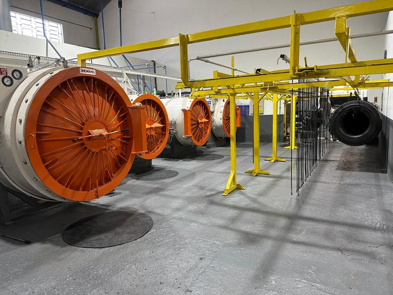 Autoclave Reformadora de Pneus Ricamar Pneus Vipal